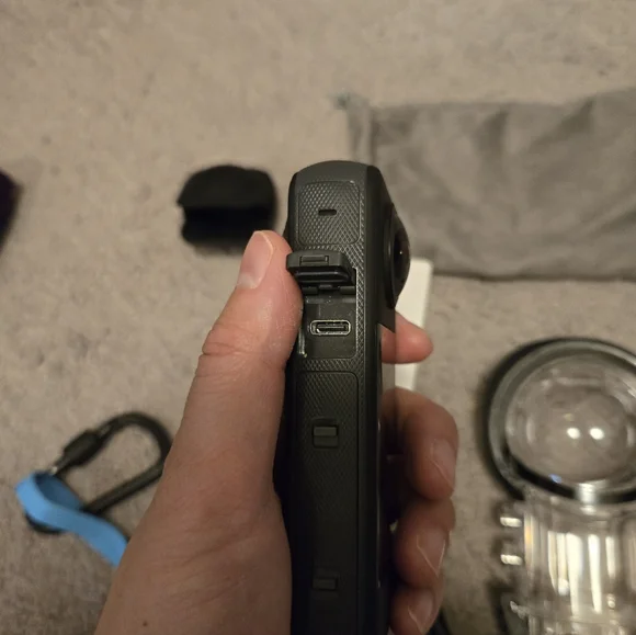 Insta360 X3 Camera - Picture 4 of 7